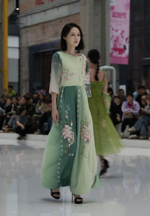 服裝與服飾設計專業(yè)2024屆畢業(yè)作品發(fā)布會圓滿落幕